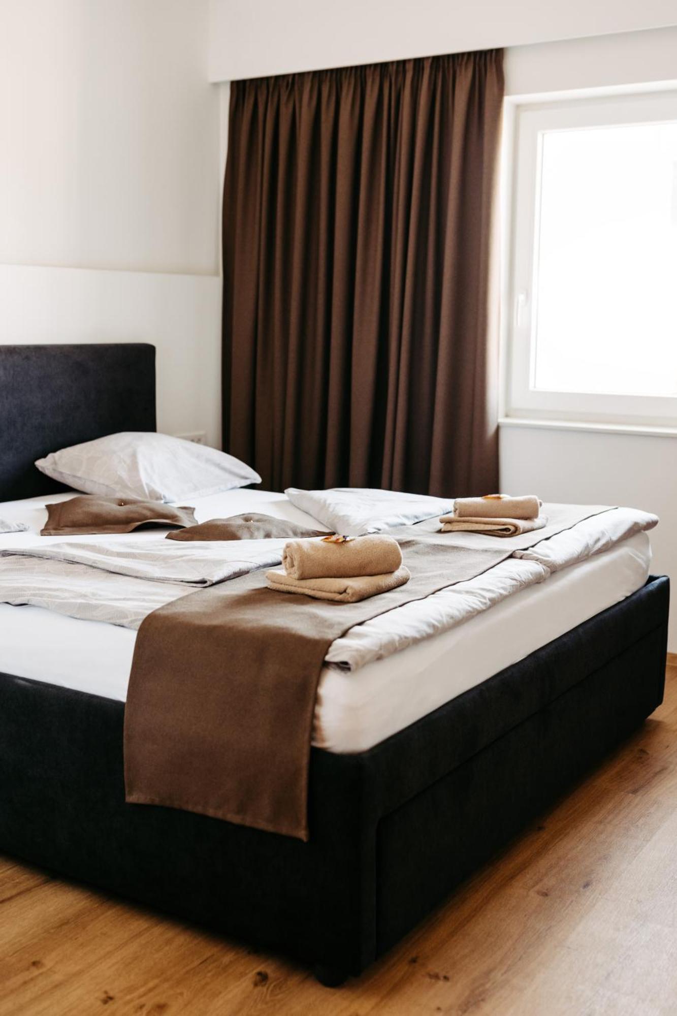 פטוי Hotel Murat מראה חיצוני תמונה
