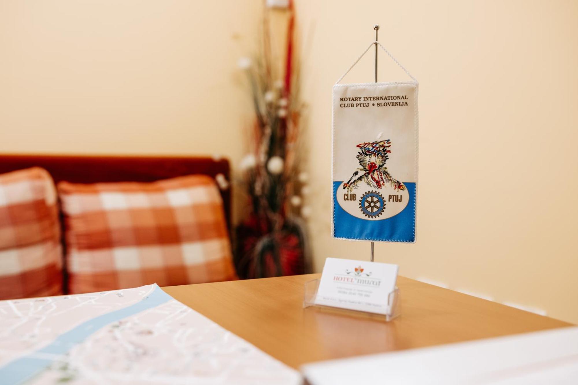 פטוי Hotel Murat מראה חיצוני תמונה
