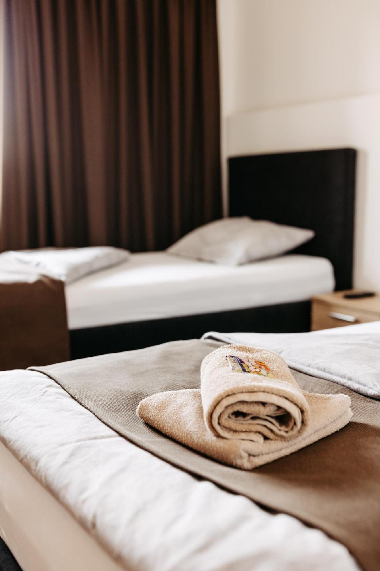 פטוי Hotel Murat מראה חיצוני תמונה
