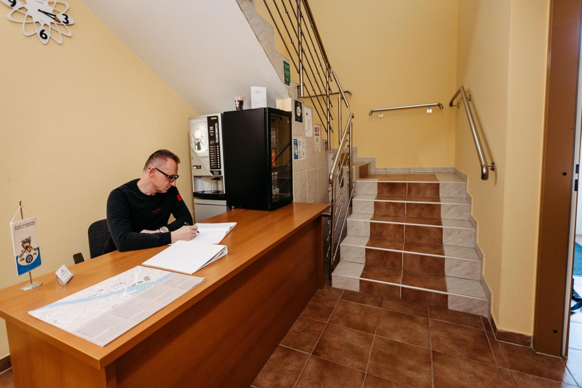 פטוי Hotel Murat מראה חיצוני תמונה