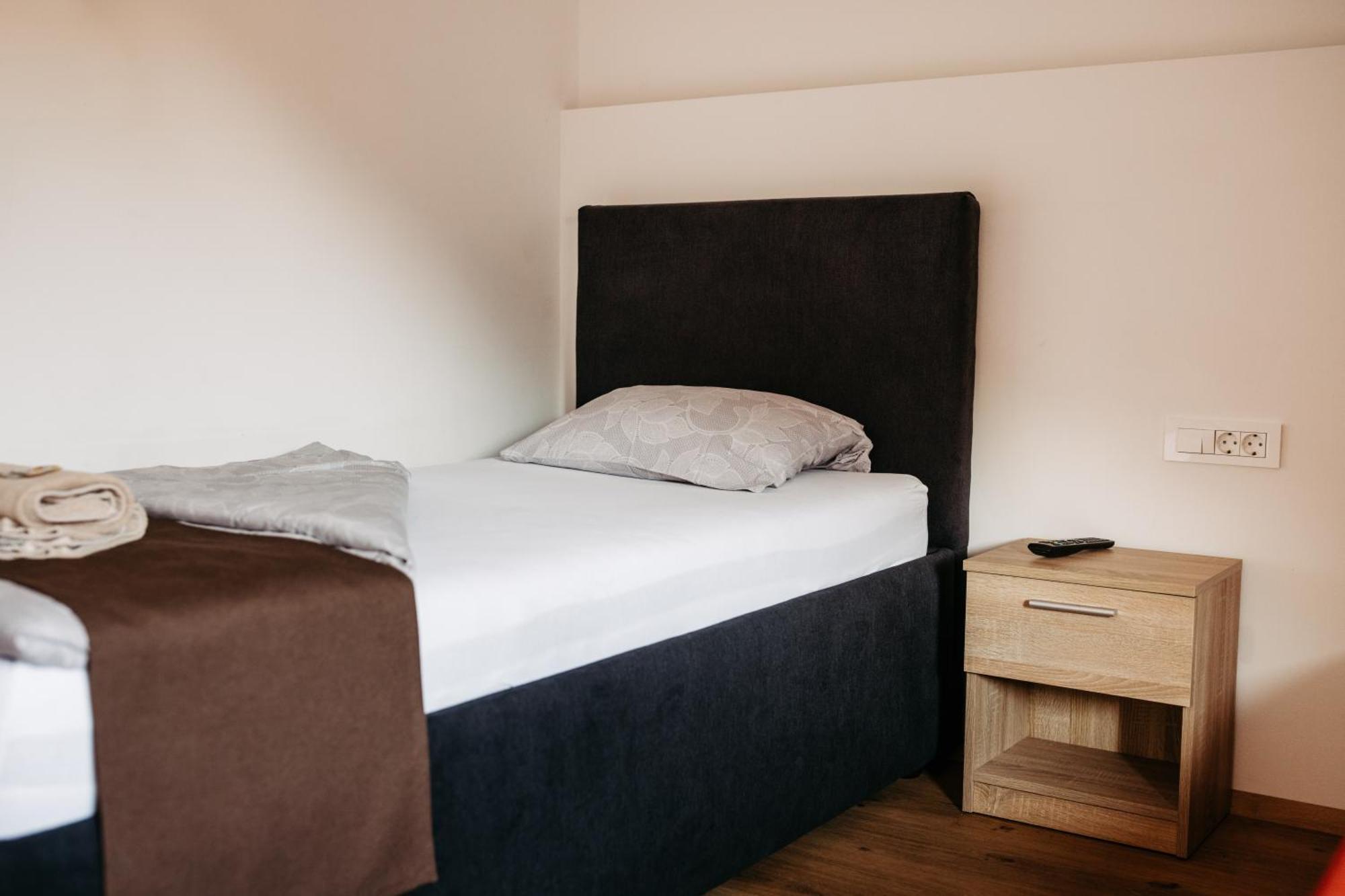 פטוי Hotel Murat מראה חיצוני תמונה